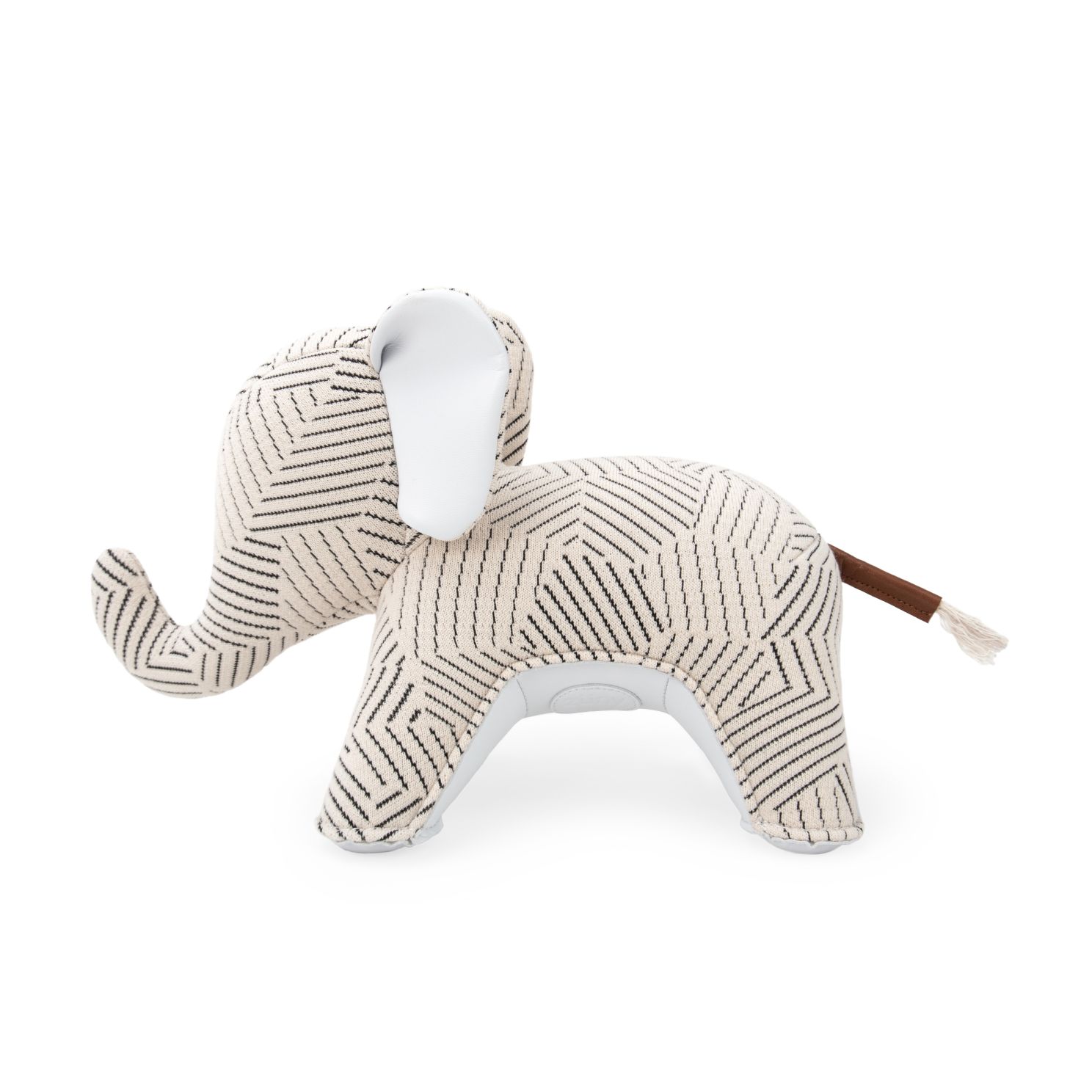 Weiße Züny x KVADRAT Buchstütze Elefant Abby Razzle Dazzle mit geometrischem Muster und Lederelementen.