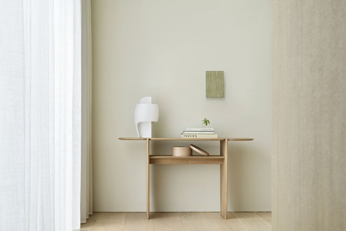 PI Konsole aus Eiche von Ethnicraft, minimalistisches Design mit Ablagefläche, ideal für Flur oder Wohnzimmer.