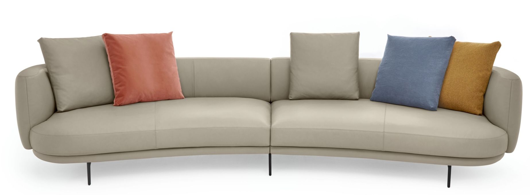 Walter Knoll Marru Sofa, modulares Ledersofa in Beige mit farbigen Zierkissen für Wohnzimmer.