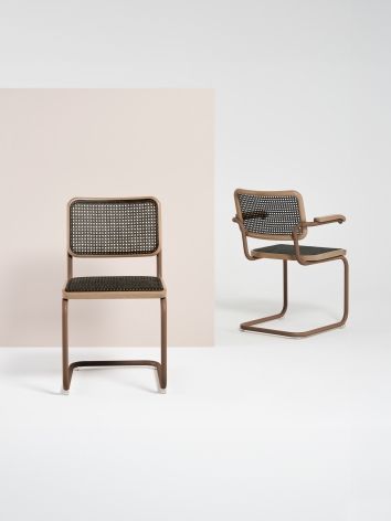 Thonet S 64 V Freischwinger Stuhl Klassiker mit Stahlrohrgestell und Wiener Geflecht, zwei Ansichten.