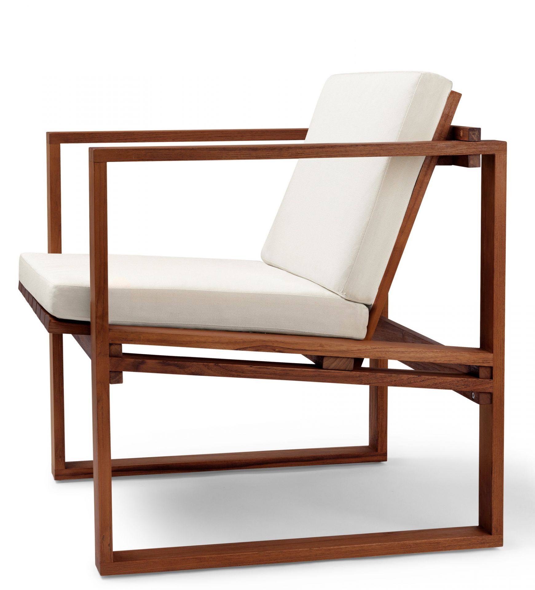 Bodil Kjaer Sessel mit Sitzkissen für den Außenbereich von Carl Hansen & Søn.