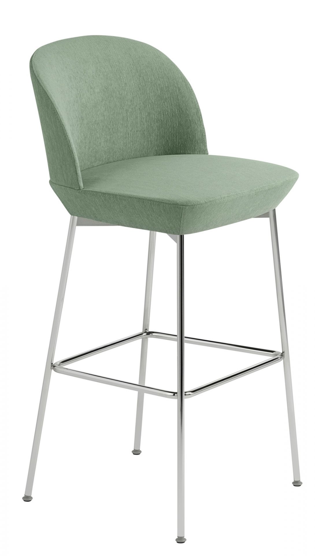 Oslo Bar Stool von Muuto, Hocker mit grüner Polsterung und verchromtem Metallgestell.