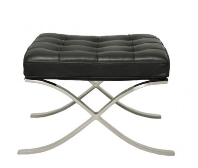 Barcelona Hocker von Knoll International mit schwarzem Leder und verchromtem Stahlgestell. Designklassiker.
