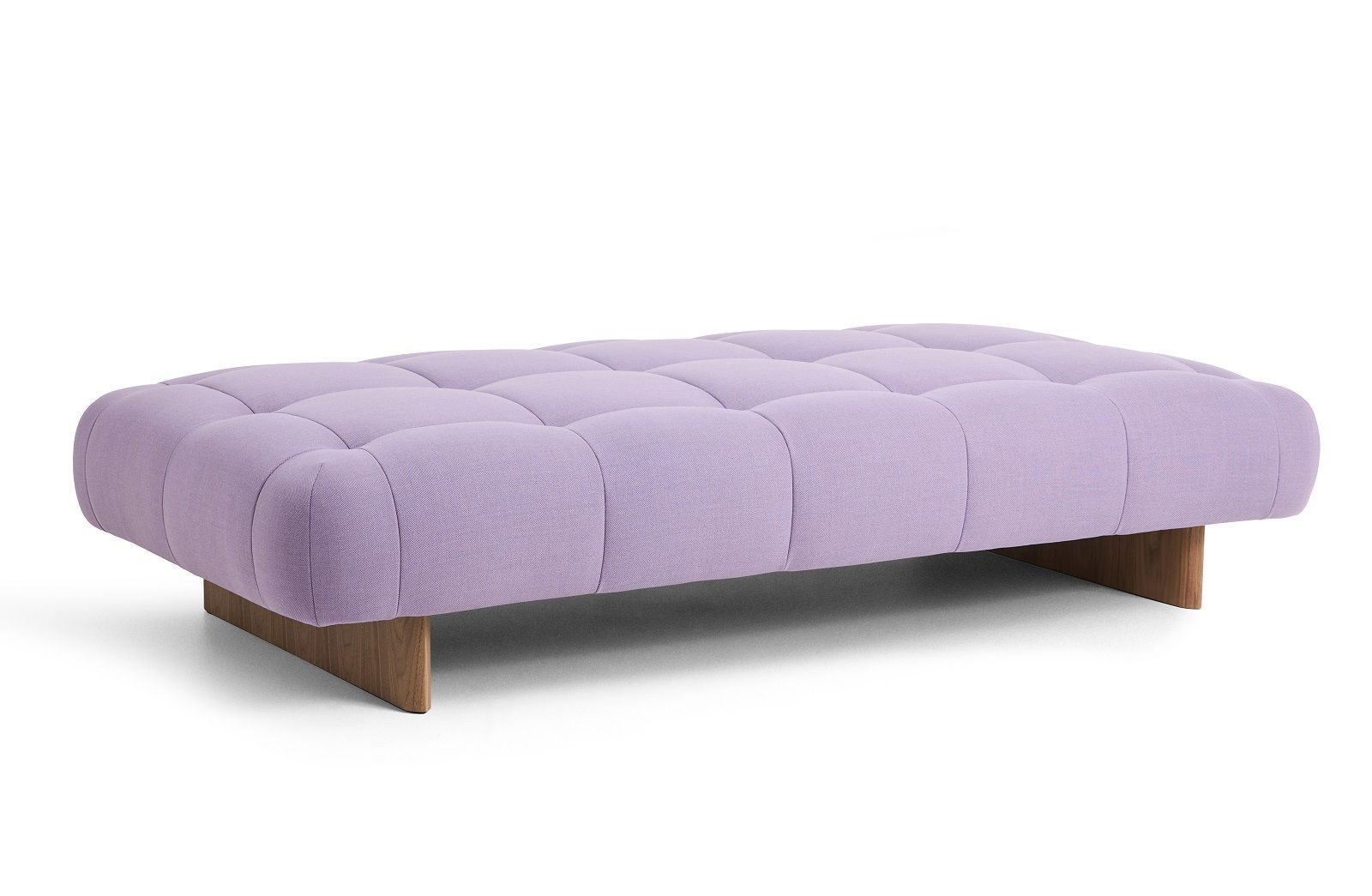 Quilton Daybed Liege von Hay in Lila mit Knopfheftung und Holzfüßen.