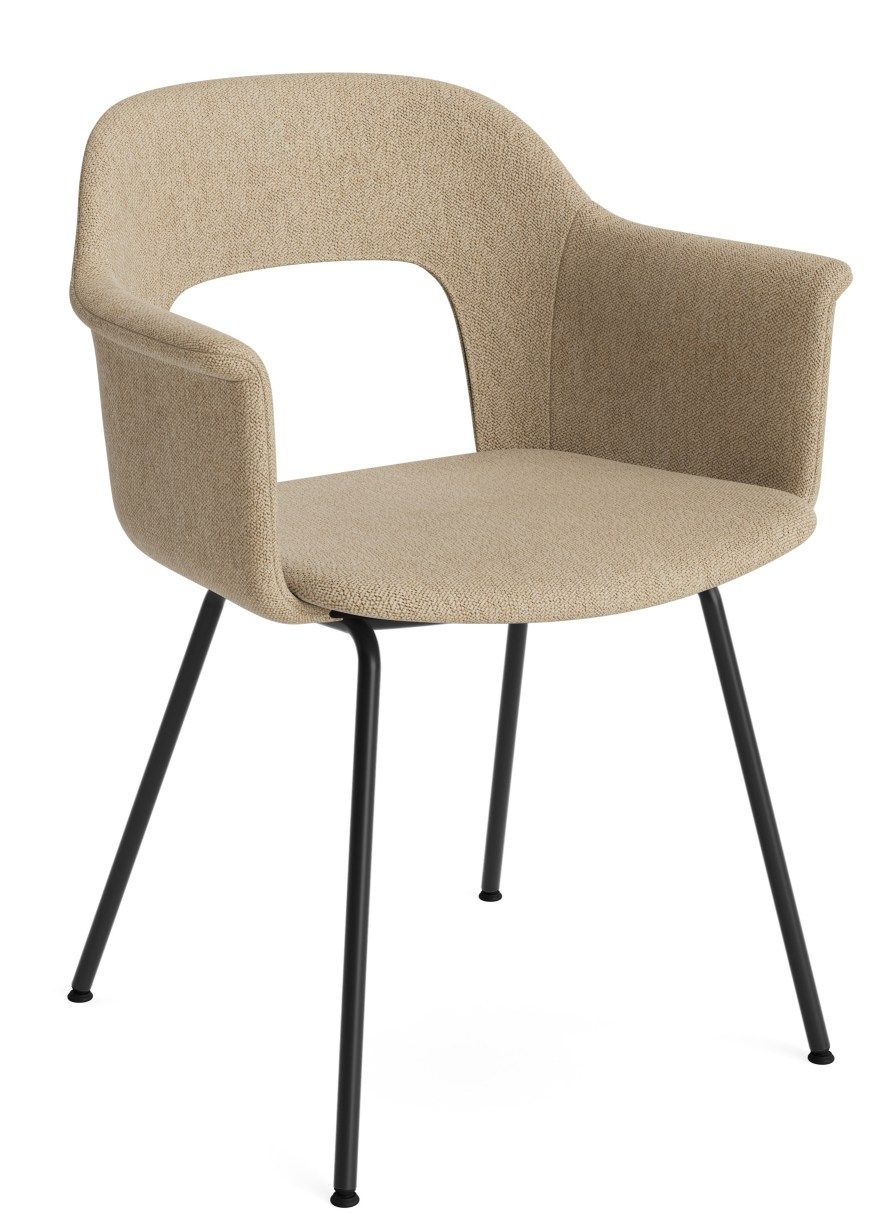 Layout Armchair von Hay: Moderner Armlehnstuhl mit beigem Stoffbezug und schwarzen Metallbeinen für Esszimmer und Wohnbereich.