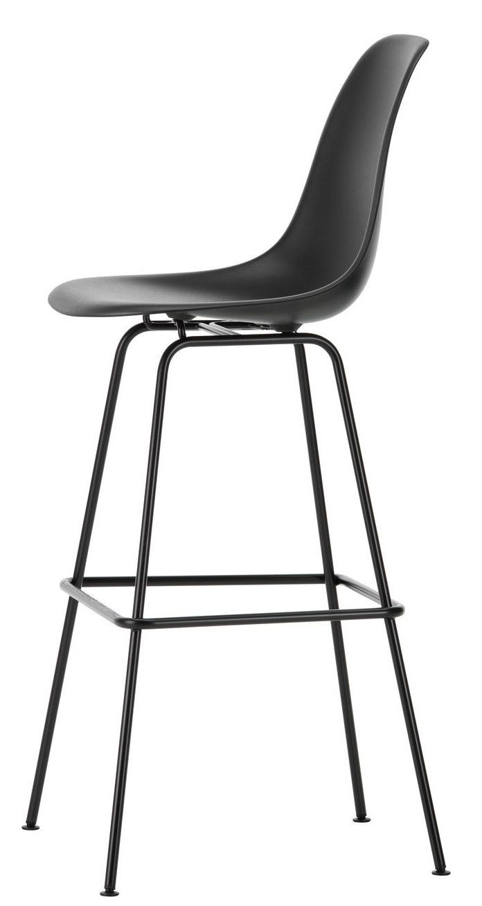 Schwarzer Eames Plastic Bar Stool Barhocker von Vitra mit Sitzschale und schwarzem Metallgestell.