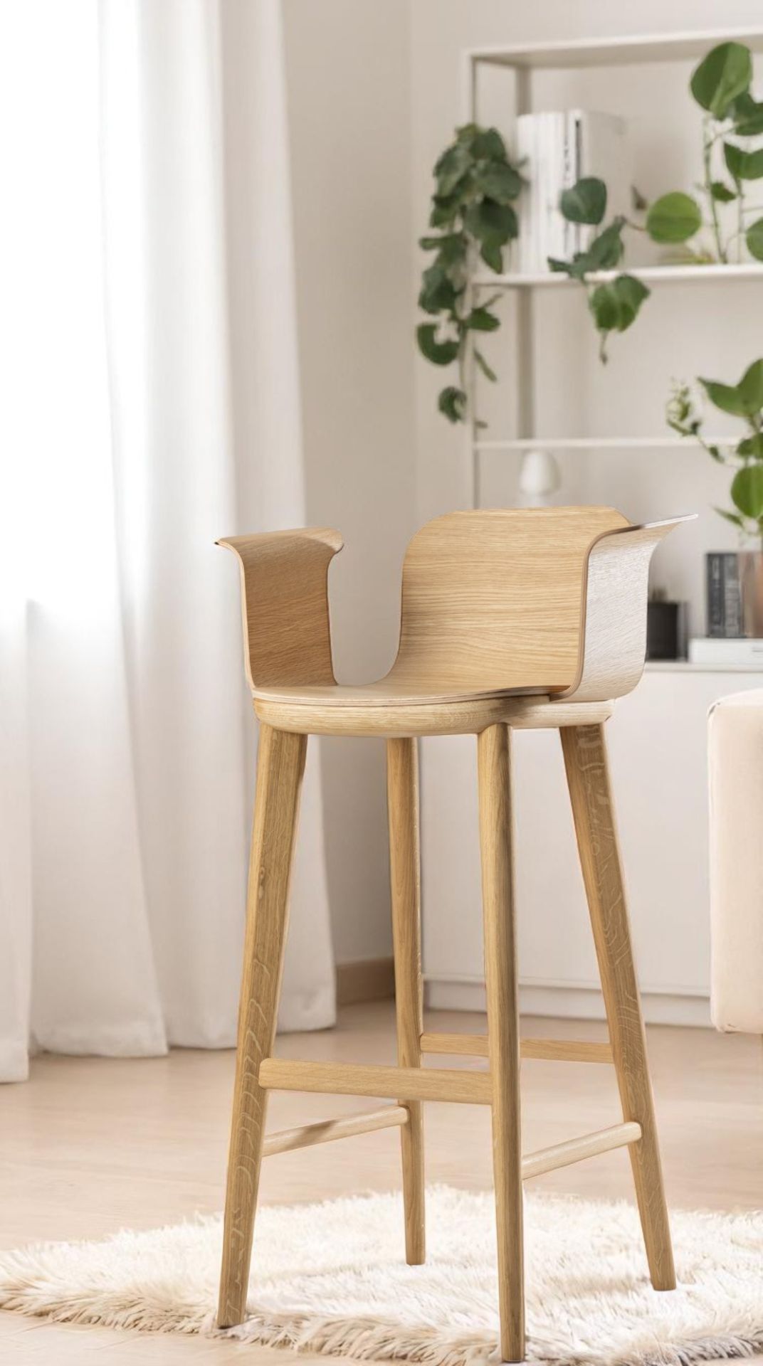 Aeon Comfort Barstool Barhocker mit Armlehnen aus hellem Holz, modernes Design für Küche und Bar.