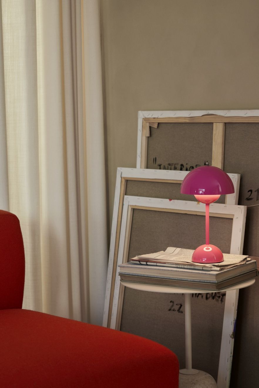 Flowerpot VP9 draagbare acculamp / tafellamp met USB AndTradition Tangy pink
