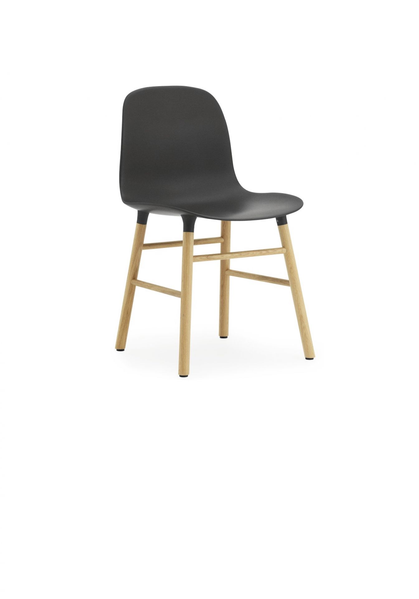 Form Chair Stuhl von Normann Copenhagen, schwarze Sitzschale mit hellem Holzgestell, moderne Möbel für Esszimmer und Büro.