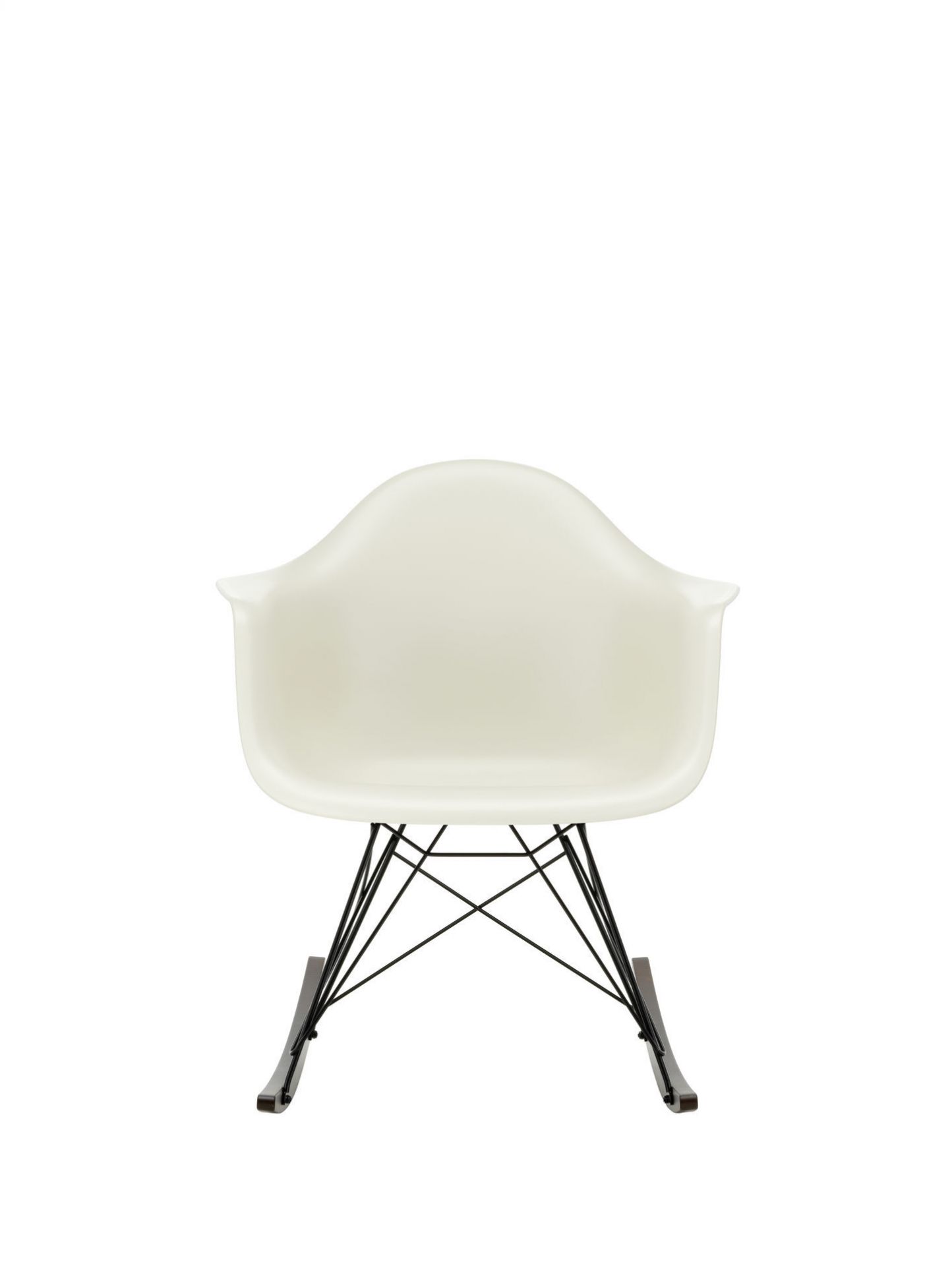 Weißer Eames Schaukelstuhl RAR von Vitra mit schwarzem Kufengestell für entspanntes Sitzen und Design.