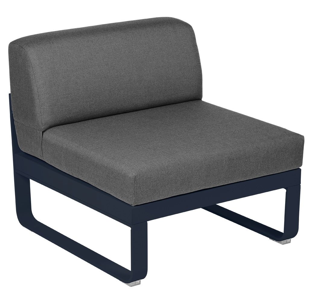 Bellevie Fermob Outdoor Sofa Mitte Modul 1-Sitzer in Anthrazitgrau, modernes Gartenmöbel mit minimalistischem Design.