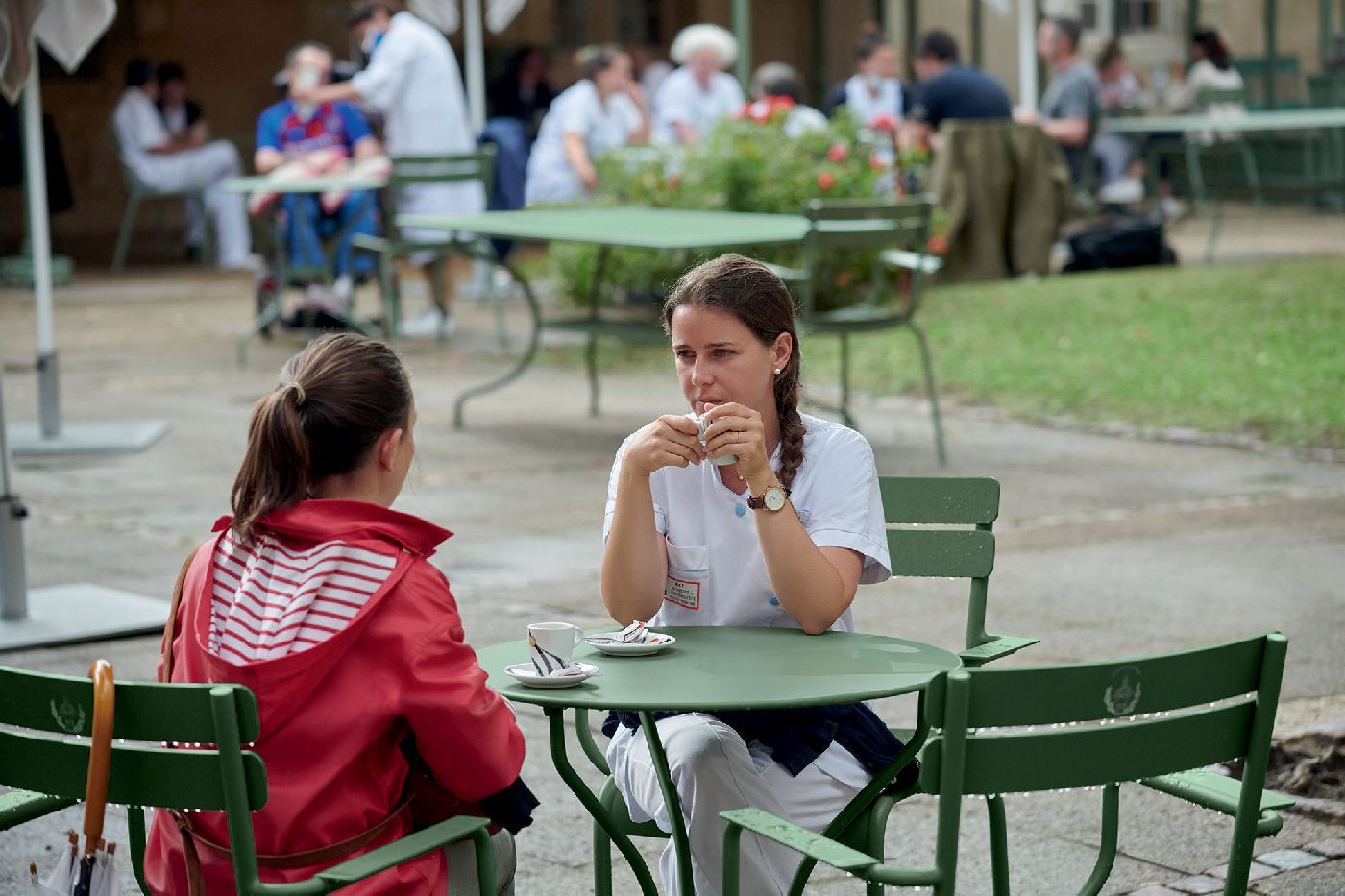 Luxembourg Bridge fauteuil met armleuningen voor buiten van Fermob