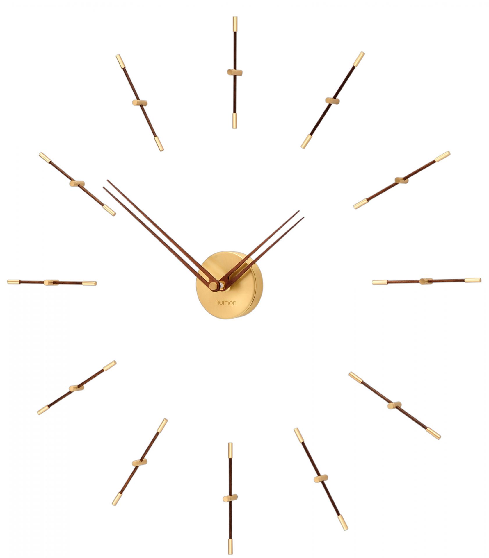Detailaufnahme der Mini Merlin Wanduhr von Nomon mit minimalistischem Design und goldenen Akzenten.