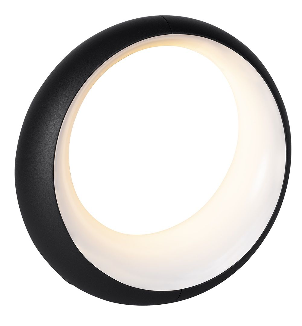 Schwarze Hoopik Tischleuchte von Fermob für den Innenbereich, modernes Design mit kreisförmigem Lichtelement.