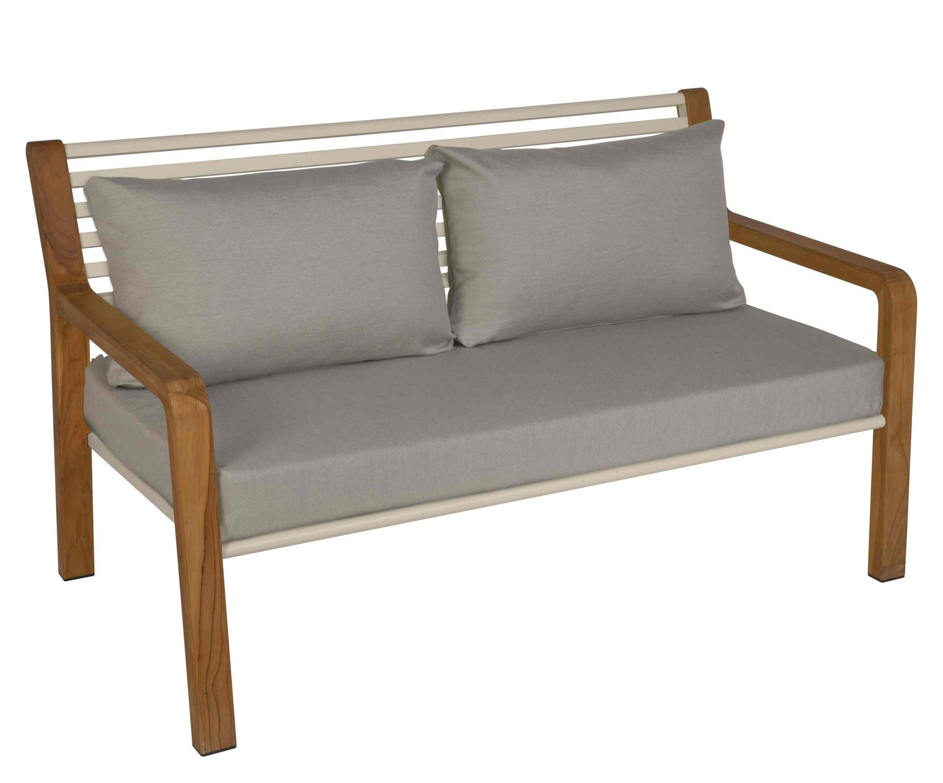 Somerset 2-Sitzer Sofa von Fermob für den Außenbereich, hellgraue Polster und Holzarmlehnen.