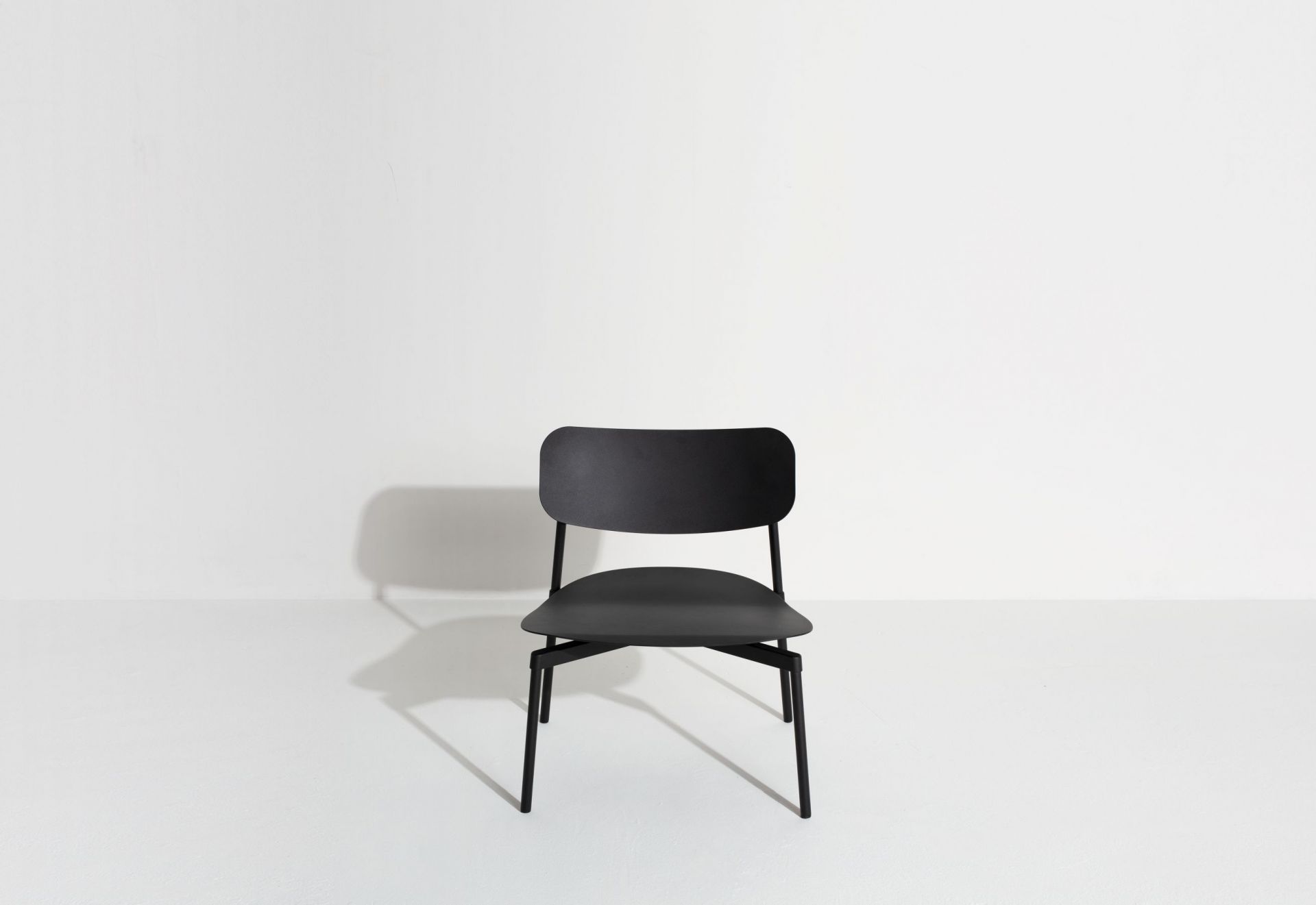 Fromme Lounge Chair fauteuil van Petite Friture 