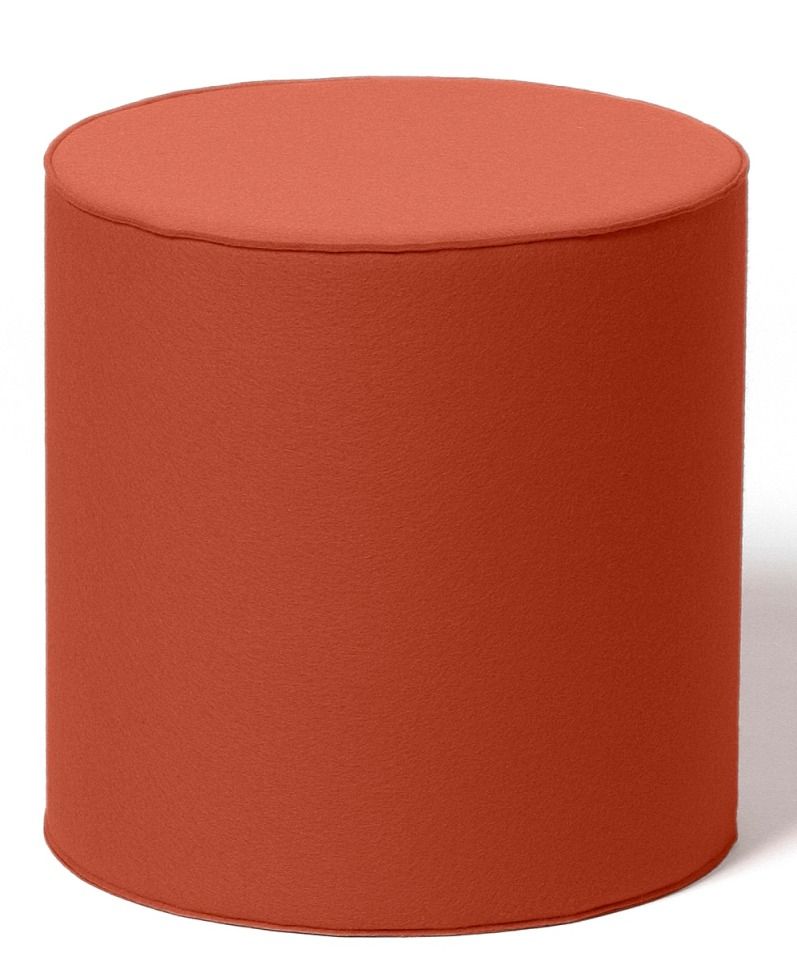 Runder, terracottafarbener Sitzhocker aus Stoff, ideal als Beistelltisch oder Fußhocker für modernes Wohnen.