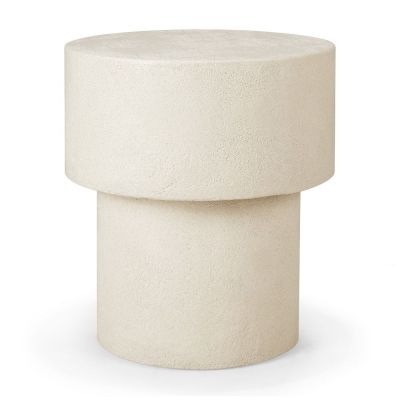 Off White Couchtisch in Pilzform aus Microzement. Moderner Beistelltisch für Wohnzimmer.