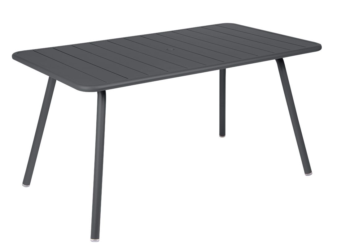 Luxembourg Tisch von Fermob für den Außenbereich, rechteckig und aus anthrazitfarbenem Aluminium.
