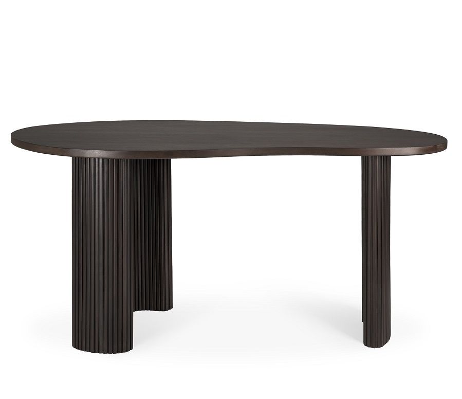 Ethnicraft Boomerang Schreibtisch in dunklem Mahagoni: Ovaler Schreibtisch mit geriffelten Beinen, modernes Design für Büro und Arbeitszimmer.