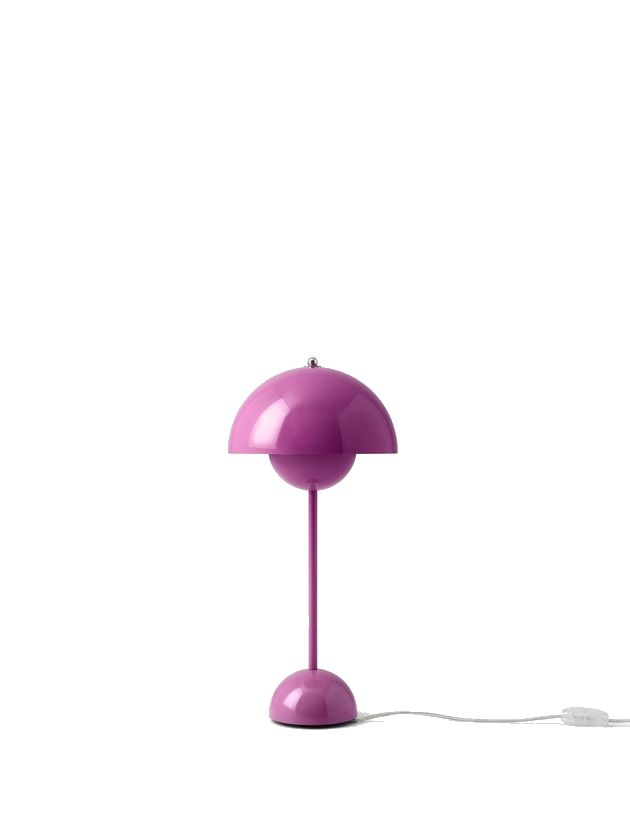 Nahaufnahme der pinken Flowerpot VP3 Tischleuchte von AndTradition, modernes Design für Wohnzimmer und Schlafzimmer.