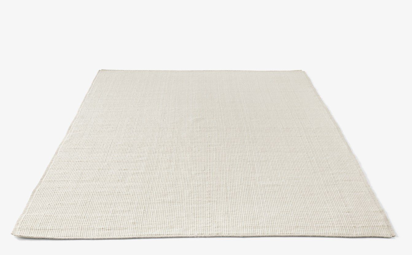 AndTradition Collect Teppich SC84/SC85 in Beige, einfarbiger Wollteppich für Wohnzimmer und Schlafzimmer.