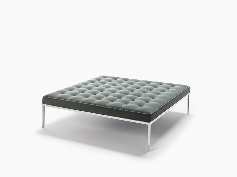 Quadratische Relax Florence Bank von Knoll International mit grauer Polsterung und verchromtem Metallgestell.