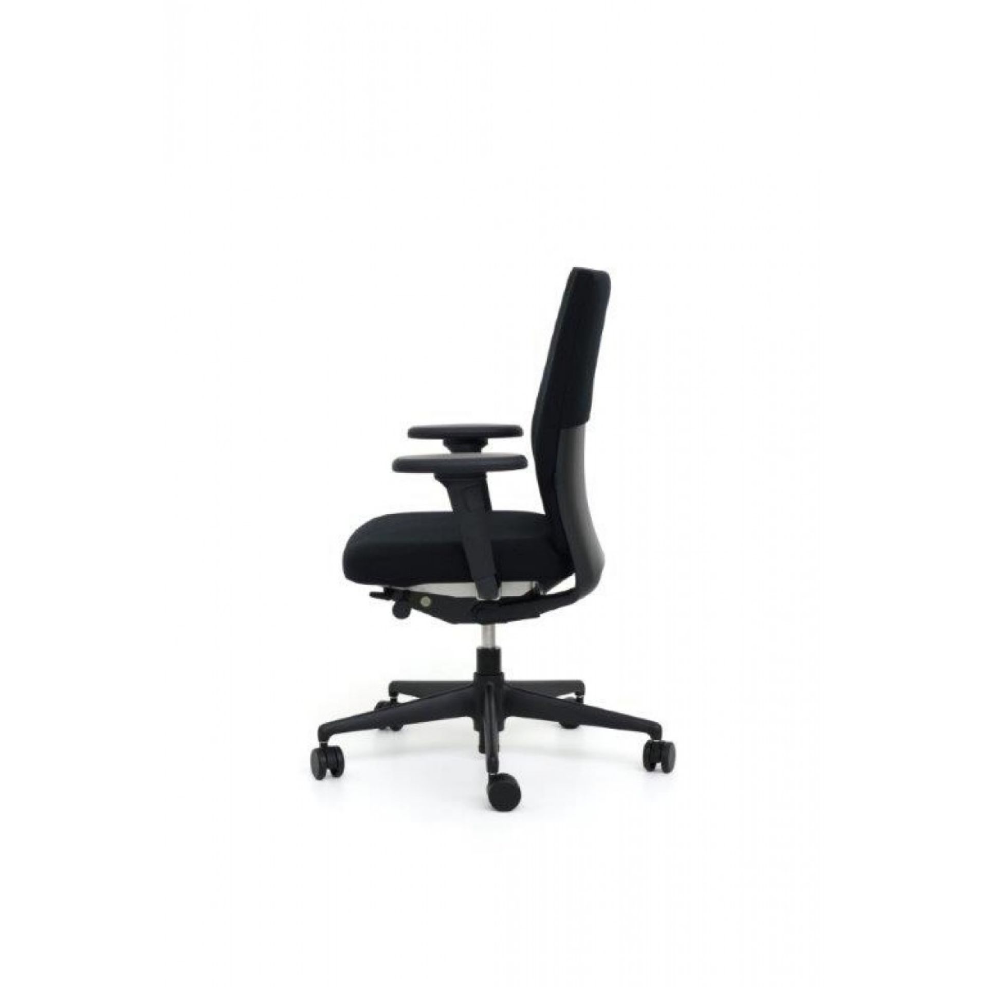 Schwarzer ID Soft Bürostuhl von Vitra, ergonomischer Drehstuhl mit Armlehnen und Rollen.