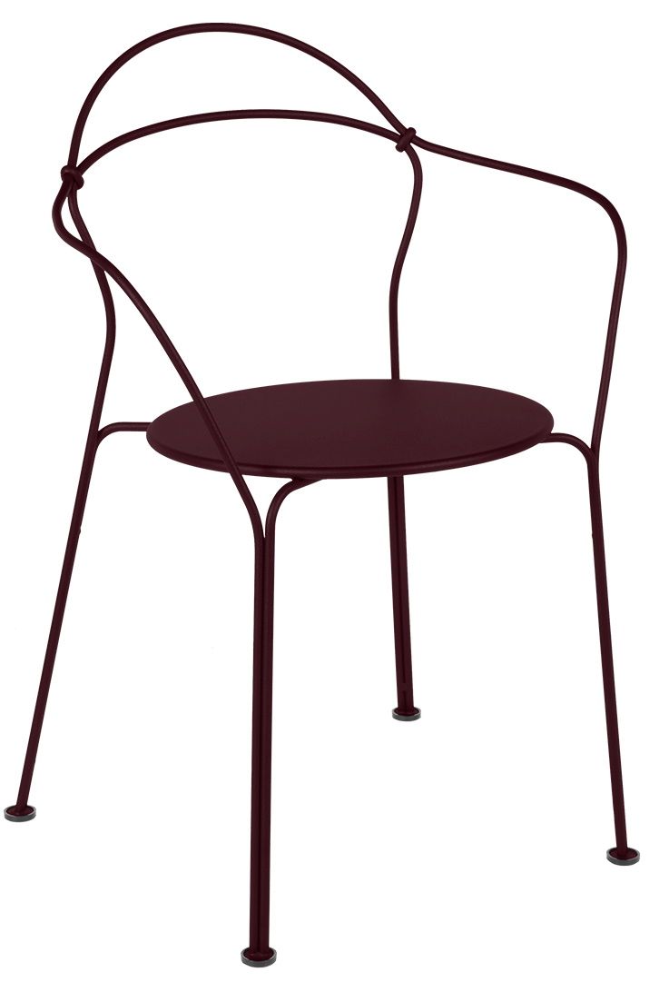 Airloop Bridge Sessel von Fermob für den Außenbereich, bordeauxrot, minimalistisches Design mit filigranem Stahlgestell.