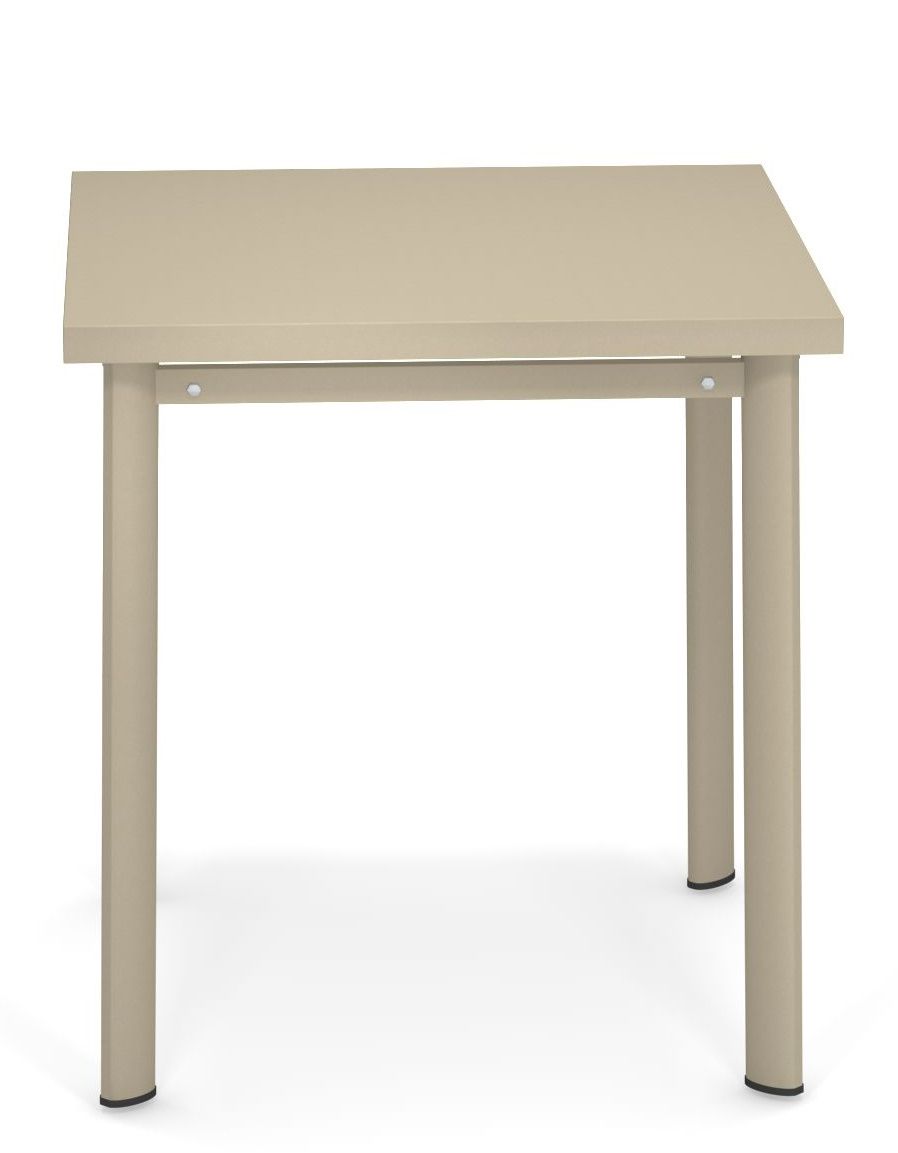 Star Tisch Outdoor von Emu, quadratischer Gartentisch aus Metall in Taupe, für den Außenbereich.