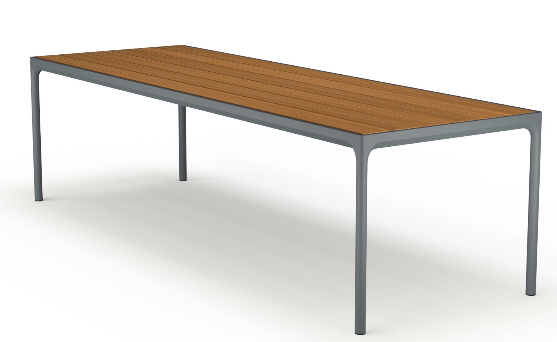 Houe Four Esstisch für den Außenbereich mit Holzlatten und grauem Metallgestell.