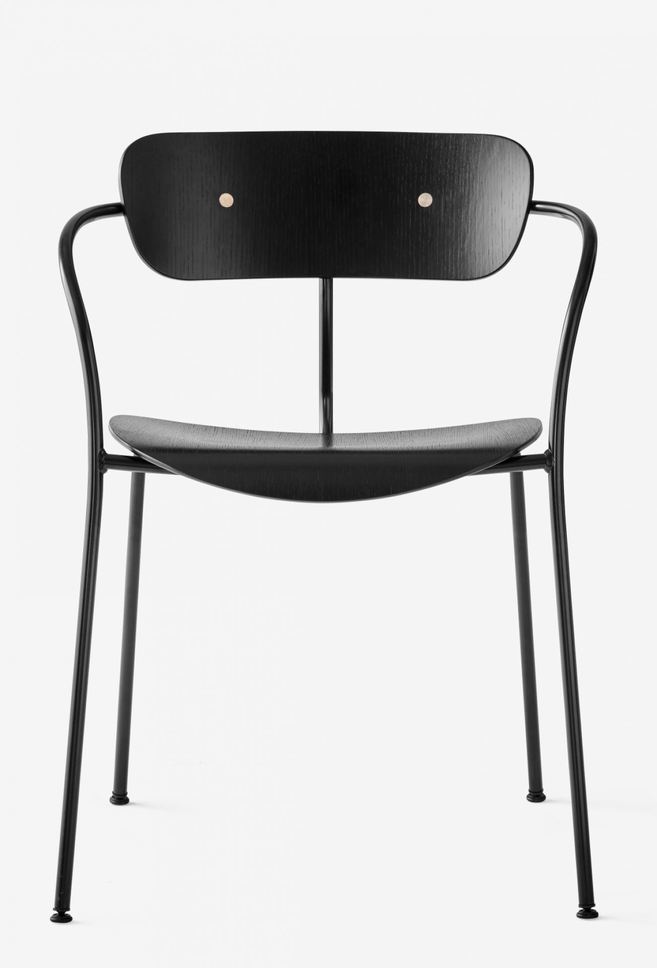 Pavilion AV2 Armchair von AndTradition, schwarzer Eichenholz Stuhl mit Armlehnen, modernes Design.