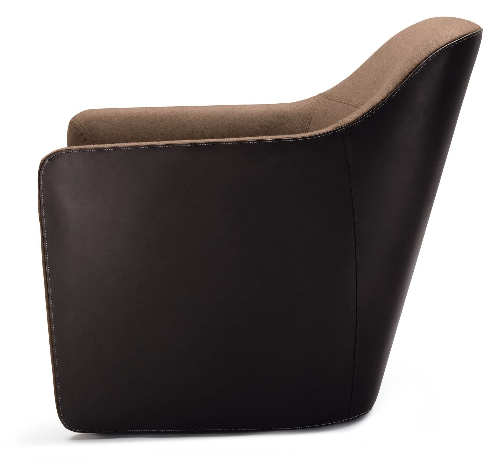 Detailaufnahme des 520 Foster Sessel von Walter Knoll, braunes Leder und Stoff, elegante Wohnzimmermöbel.