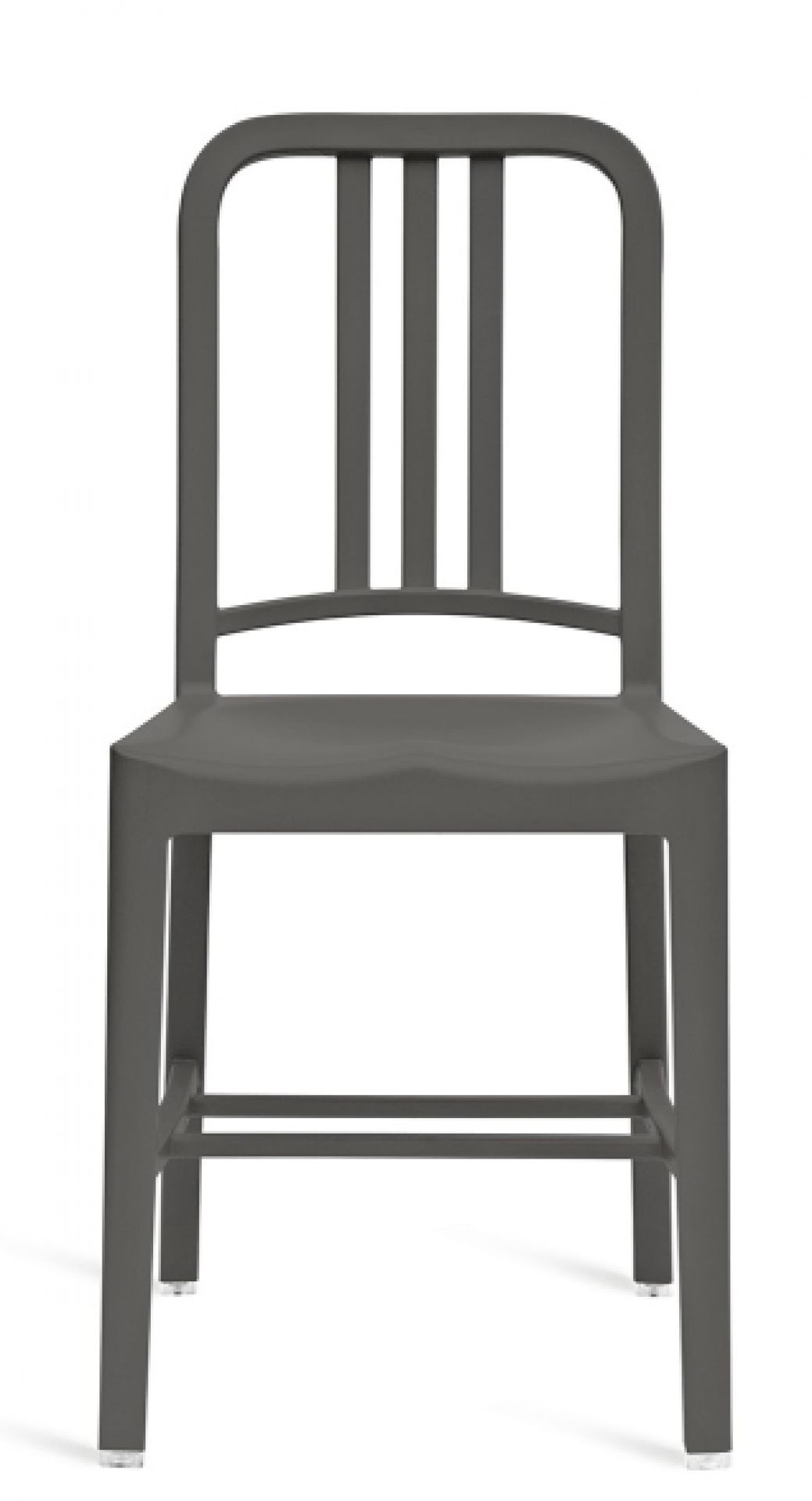 Grauer Emeco 111 Navy Chair Stuhl, Frontansicht. Designklassiker für Esszimmer und Küche.