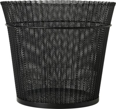 Schwarzer Matégot Blumentopf von Gubi, Ø27 cm, aus perforiertem Metall für Zimmerpflanzen.
