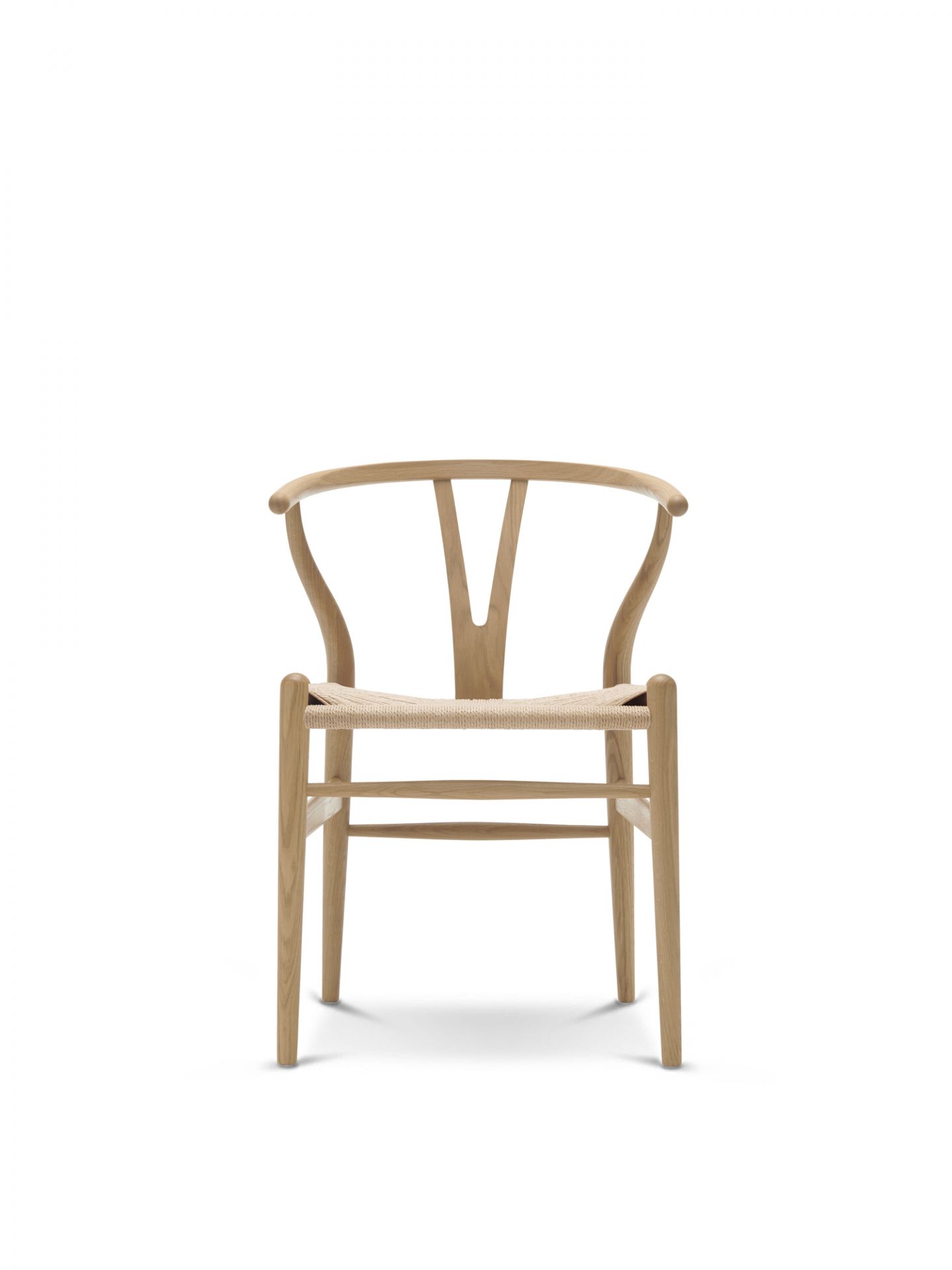 CH24 Wishbone Chair aus Eiche mit geflochtener Sitzfläche, Design Stuhl von Carl Hansen.