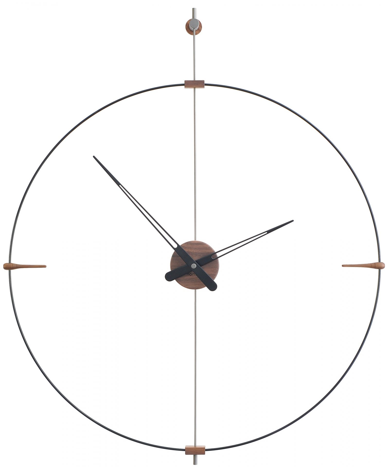 Nomon Mini Bilbao Wanduhr mit schwarzem Metallring, Holzdetails und filigranen Zeigern.