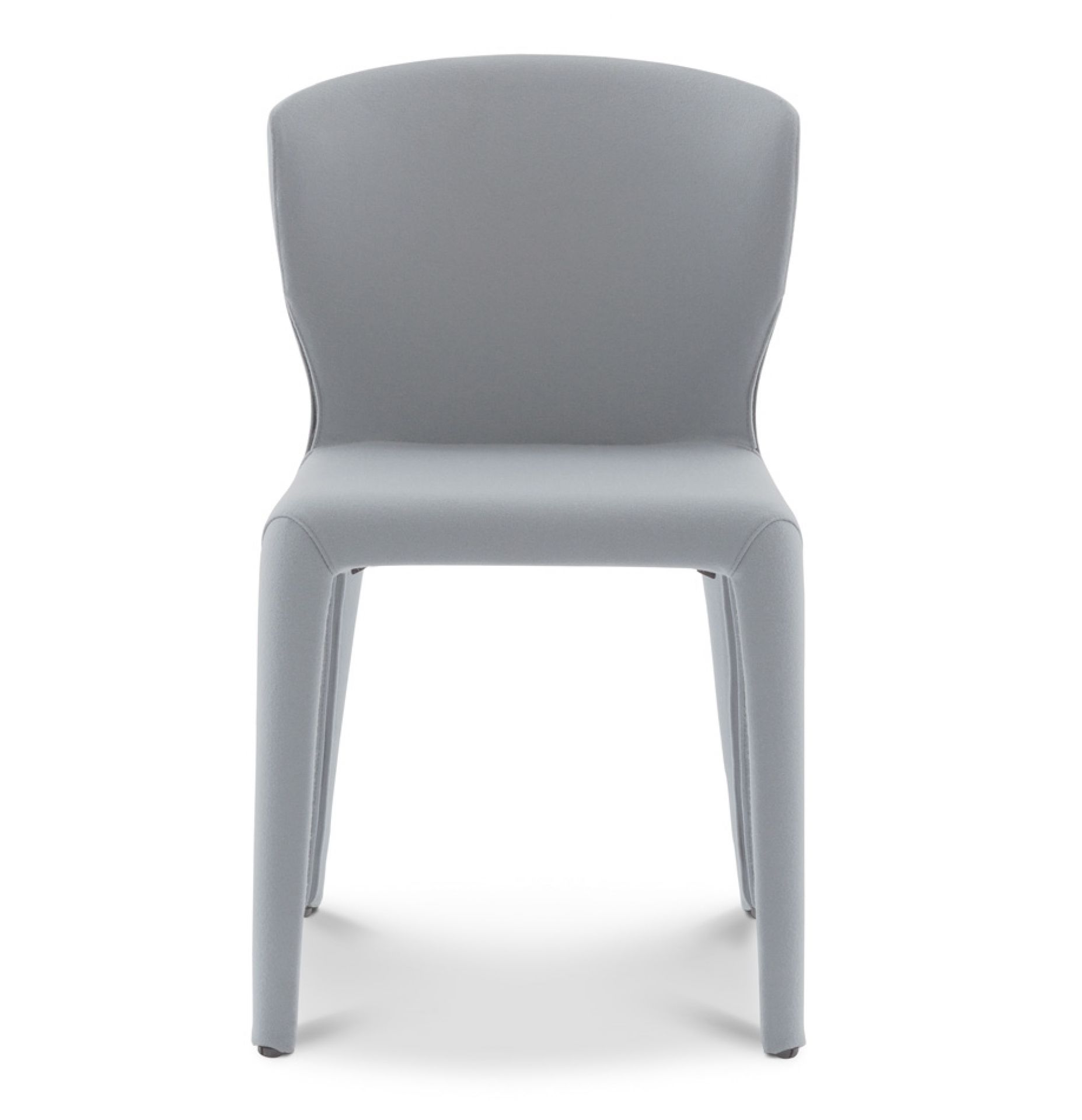 Frontansicht des grauen 369 Hola Stuhls von Cassina, moderner Polsterstuhl für Esszimmer und Wohnbereich.
