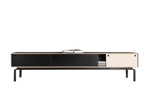 Schwarzes Egal Sideboard von Nils Holger Moormann mit Schiebetüren und minimalistischem Design.
