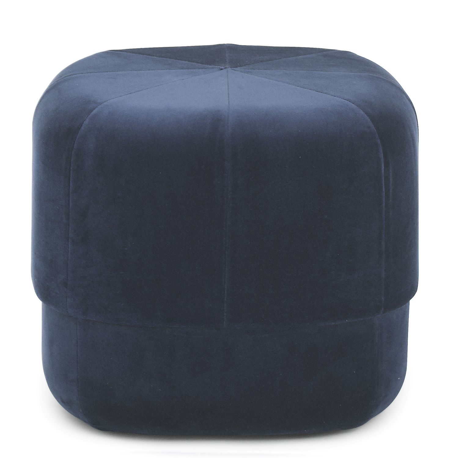 Blauer Circus Pouf Small Hocker von Normann Copenhagen, quadratisch, aus Samtstoff, für Wohnzimmer und Kinderzimmer.