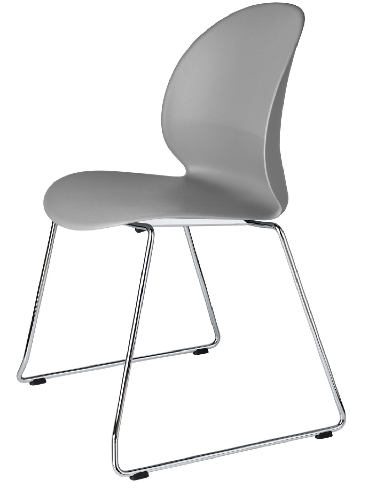 Grauer N02 Recycle Stuhl von Fritz Hansen mit verchromtem Stahlgestell, isoliert auf weißem Hintergrund.