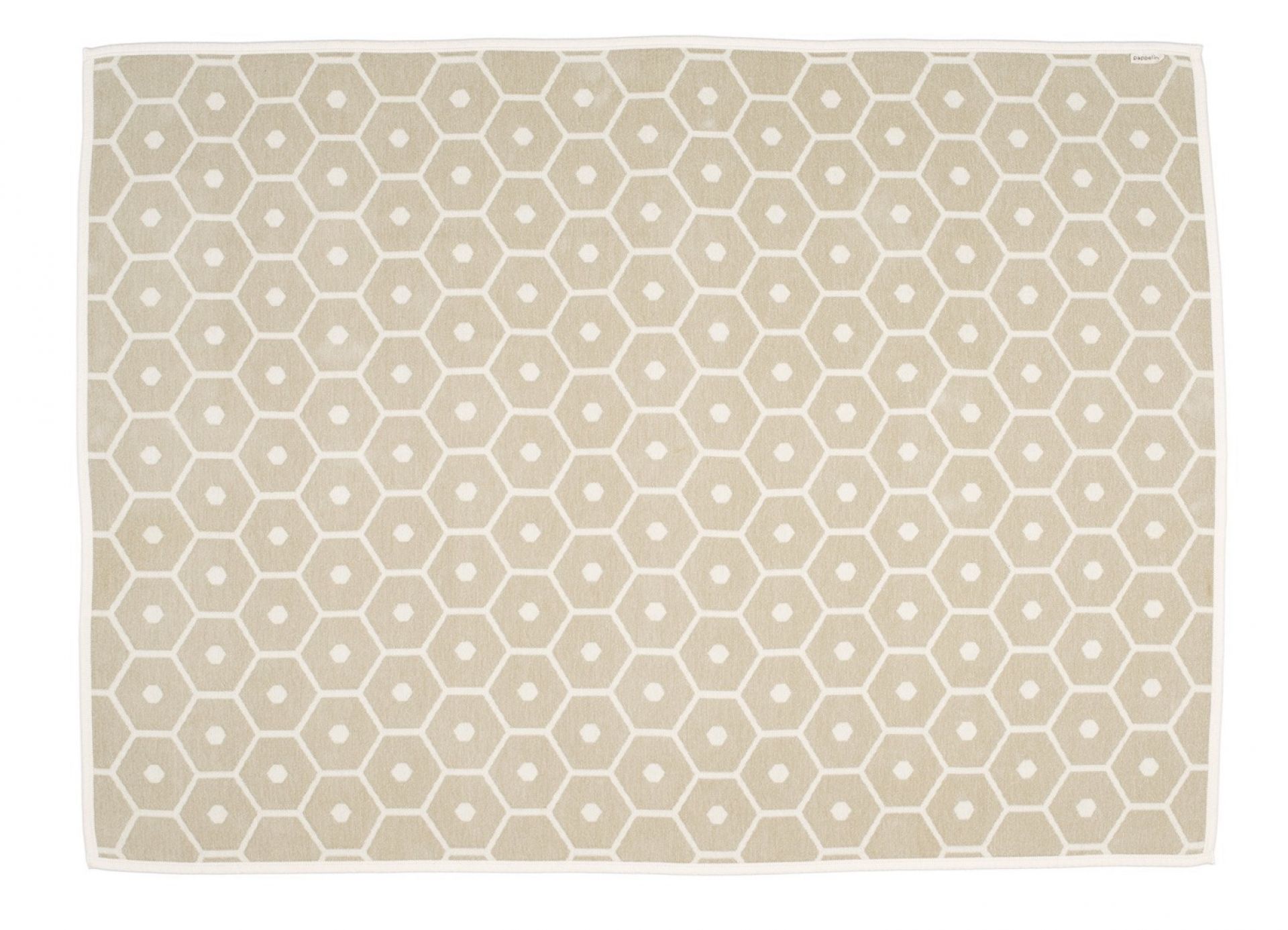 Beige Honey Wolldecke von Pappelina (140x180cm) mit geometrischem Wabenmuster und weißem Rand. Hochwertige Wohndecke für gemütliche Stunden.