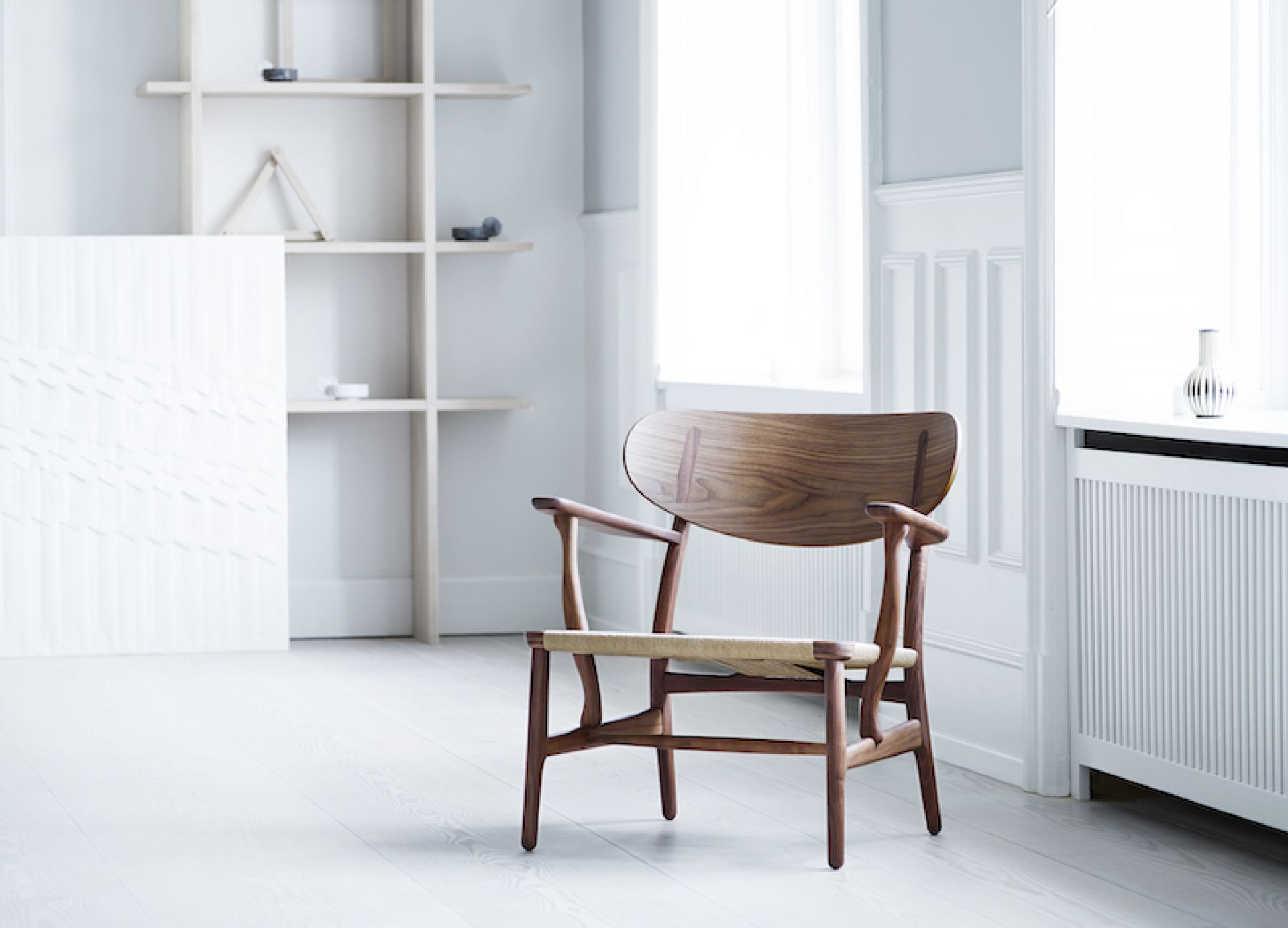 CH22 Lounge Sessel von Carl Hansen & Søn aus geölter Eiche mit geflochtener Sitzfläche.