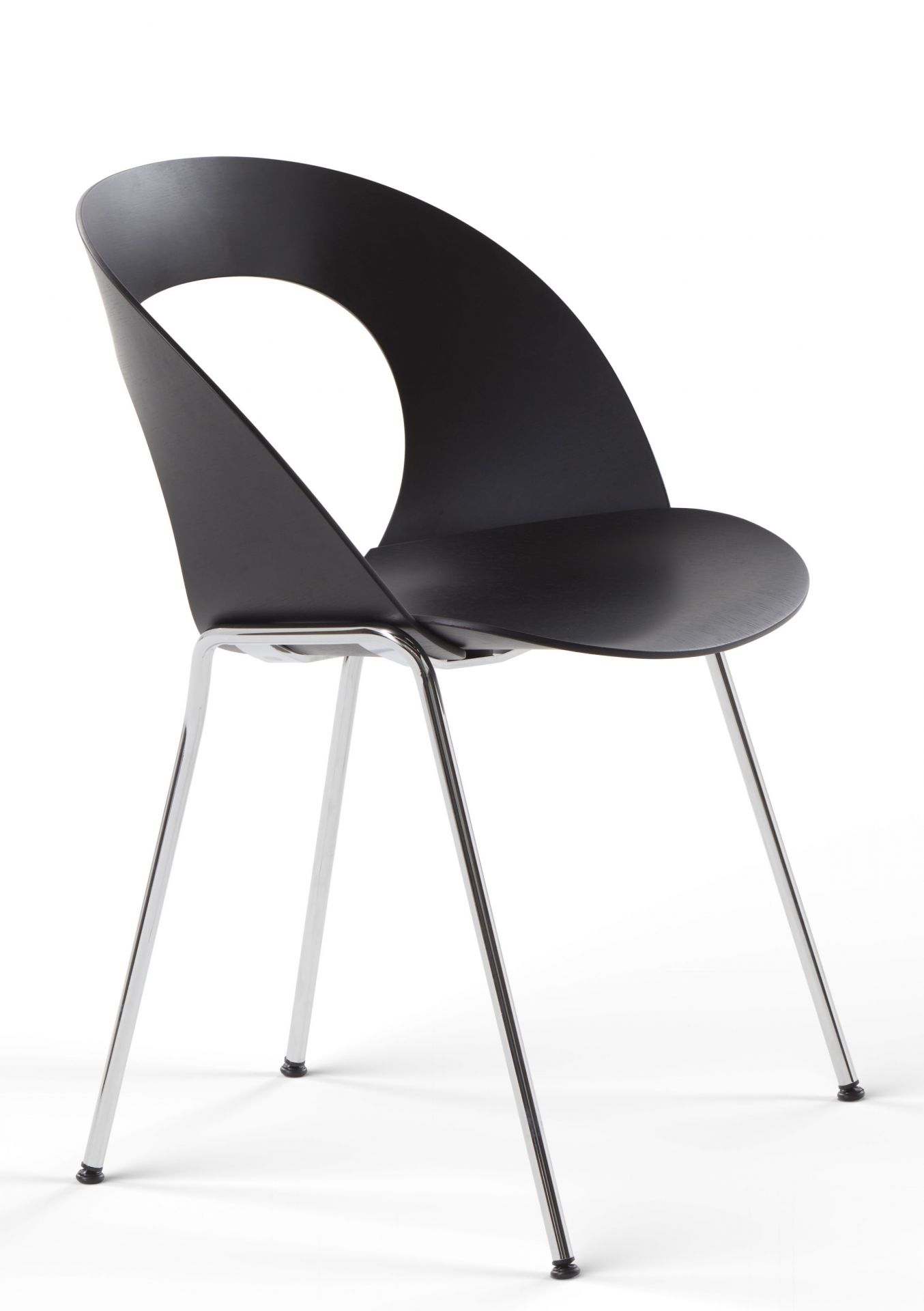 Schwarzer Brunner Stuhl mit Chromgestell. Moderner Designstuhl für Büro und Wohnbereich.