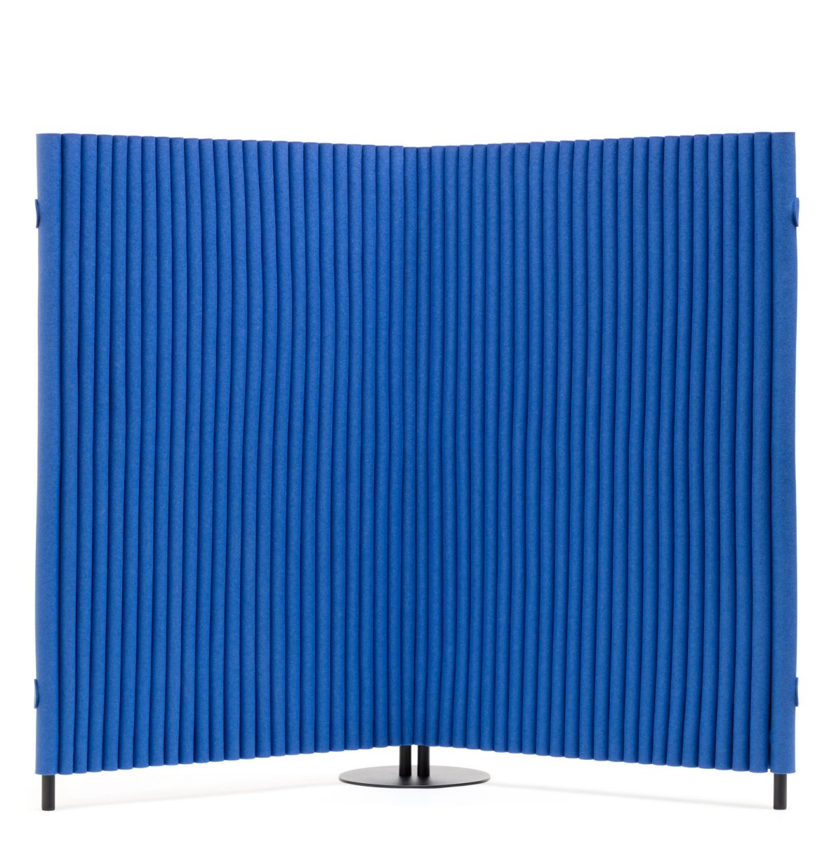 Blauer Welle Paravent von HEY-SIGN by BWF Group mit zwei Elementen und Tellerfüßen zur Raumtrennung.