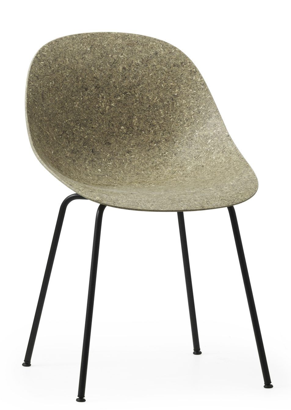 Normann Copenhagen Mat Chair Steel Stuhl mit Sitzschale in Naturfaseroptik und schwarzem Stahlgestell.
