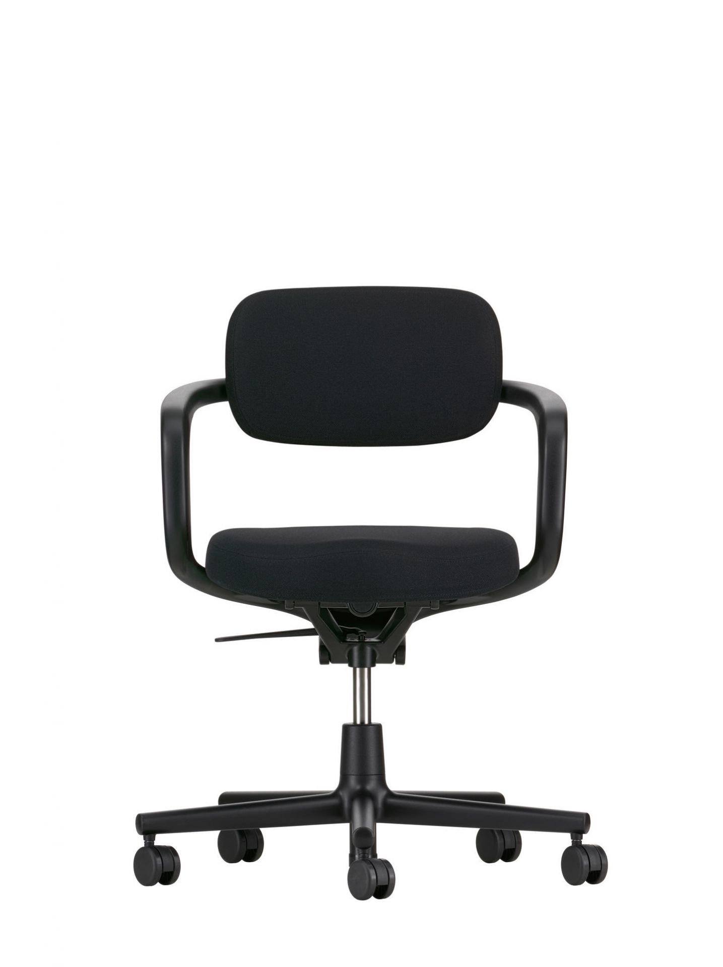 Schwarzer Allstar Bürodrehstuhl von Vitra, ergonomisch, mit Armlehnen und Rollen auf weißem Hintergrund.