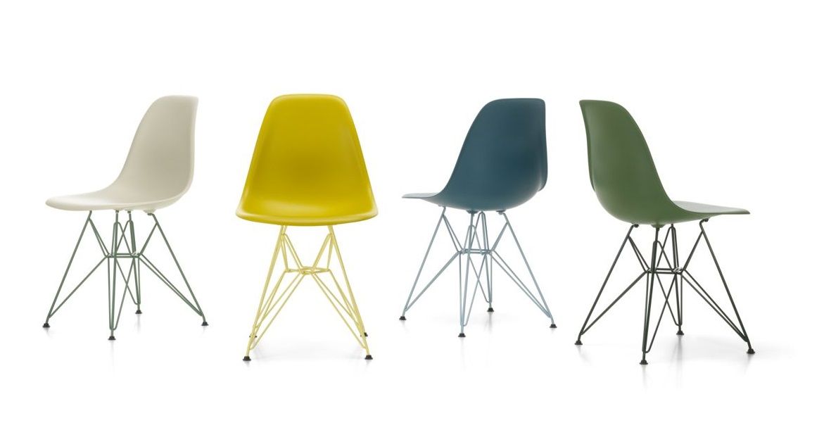 Vitra Eames Plastic Side Chair DSR Stühle in Beige, Gelb, Blau und Grün.