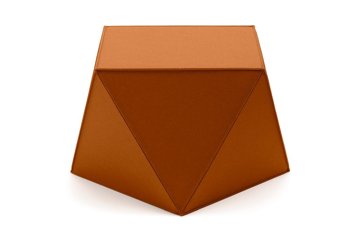 Diamond Sitzmöbel von HEY-SIGN by BWF Group, moderner Hocker aus Filz in Braun.