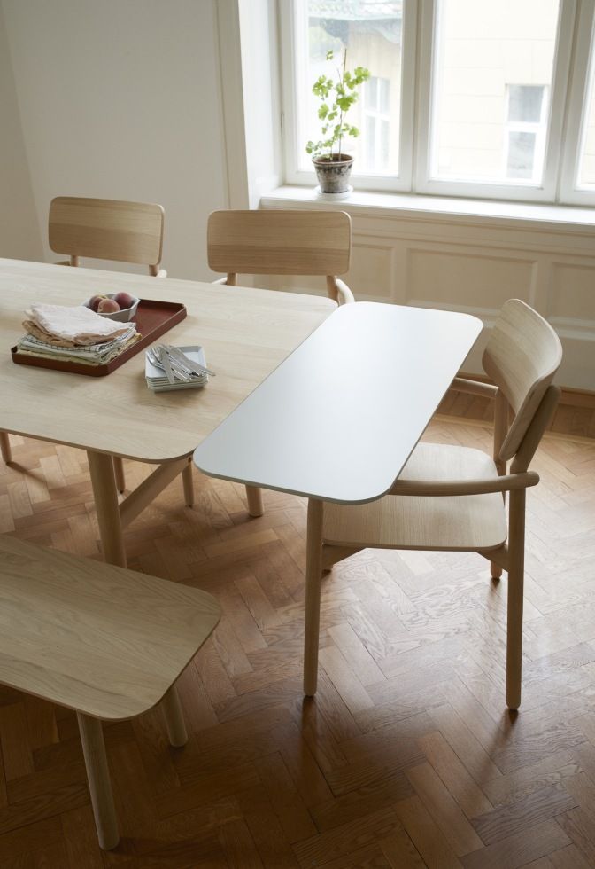 Hven Tisch mit weißer Verlängerungsplatte von Skagerak by Fritz Hansen, Ansicht im Esszimmer.